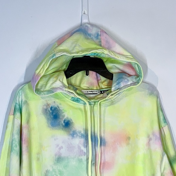 Alice + Olivia Nikki Tie-Dyed Cotton-Blend Fleece Cropped Hoodie - Picture 5 of 10
